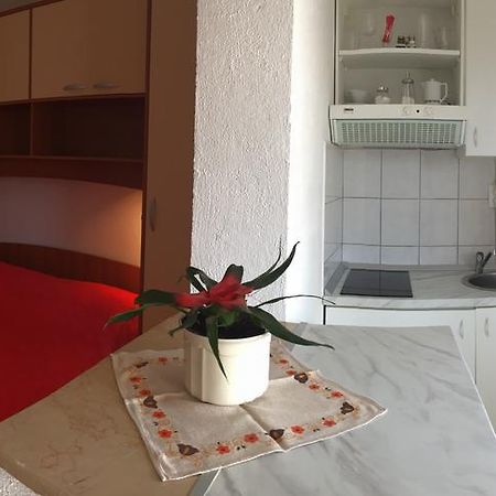 Apartments Bilic Nemira Omis Exterior photo